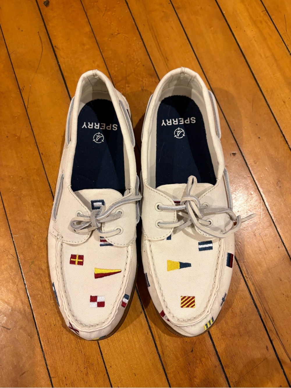 Sperry Cream Canvas Boat Shoes with Nautical Flag Embroidery men’s size 9